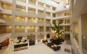 Avalon Courtyard Residence Suites